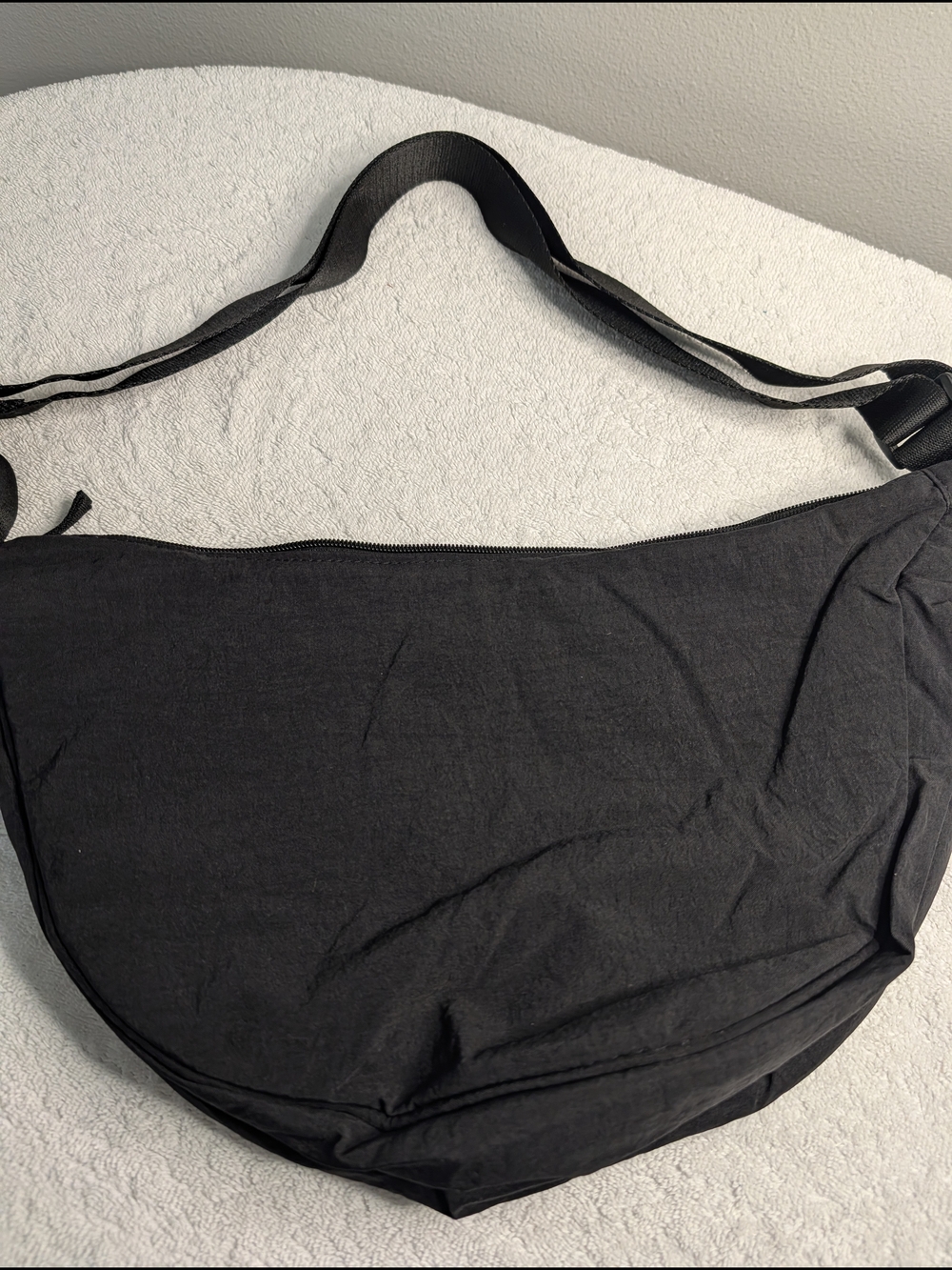 🖤 The Cloud-Soft Crescent Bag Uniqlo-like Size Large Brand New from BAMEI
